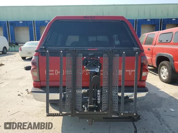 ✅ 2005 Chevrolet Silverado 1500 Work Truck • VIN: 1GCEC14X55Z223048 • Лот: 74480744. Опубликован ранее на Copart с пробегом Не указан. Бесплатный доступ к архиву аукционных продаж из США и подробный отчёт об истории автомобиля на DreamBid. Изображение 6.