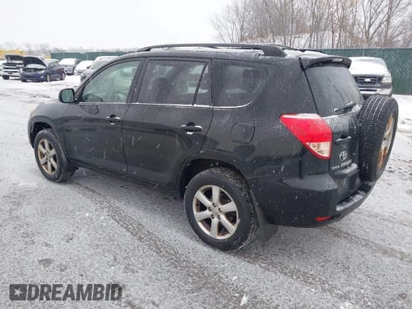 ✅ 2008 Toyota RAV4 • VIN: JTMBD35V285161242 • Lot: 43866249. Listed on IAAI with 211,870 mi. Free auction sales archive from the USA and detailed vehicle history report at DreamBid. Image 3.
