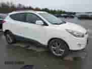 2015 Hyundai Tucson SE z VIN KM8JU3AG5FU983373, wystawiony jako Copart lot #48801914 z przebiegiem 151 803 mil mil oraz . Historia ofert i sprzedaży dostępna na DreamBid. Obrazek 4.