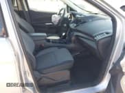 ✅ 2018 Ford Escape SE • VIN: 1FMCU9GD0JUA82249 • Lot: 43160876. Wystawiony na IAAI z przebiegiem 114 970 mil. Bezpłatny archiwum sprzedaży aukcyjnych z USA i szczegółowy raport historii pojazdu na DreamBid. Zdjęcie 5.