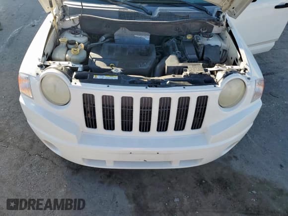 ✅ 2008 Jeep Compass Sport • VIN: 1J8FT47W48D500937 • Lot: 86497195. Listed on Copart with 189,208 mi. Free auction sales archive from the USA and detailed vehicle history report at DreamBid. Image 12.