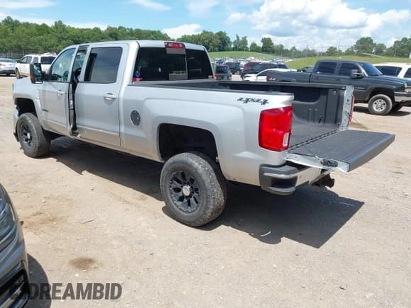✅ 2015 Chevrolet Silverado 2500HD LT • VIN: 1GC1KVEG8FF612423 • Lot: 42756864. Listed on IAAI with 140,874 mi. Free auction sales archive from the USA and detailed vehicle history report at DreamBid. Image 3.