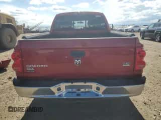 2006 Dodge Dakota SLT z VIN 1D7HW48N26S547590, wystawiony jako Copart lot #55104504 z przebiegiem Nie podano mil oraz Szkoda całkowita • Salvage title. Historia ofert i sprzedaży dostępna na DreamBid. Obrazek 6.