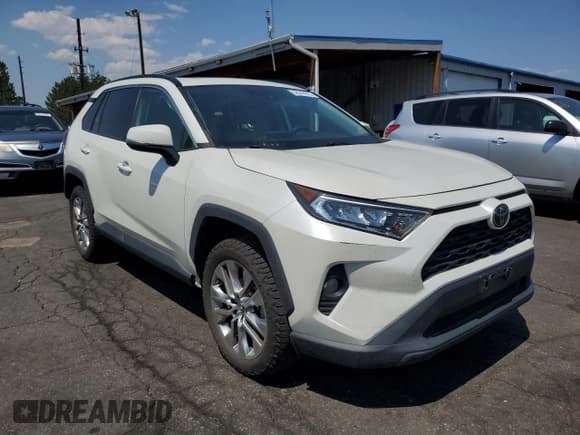 ✅ 2021 Toyota RAV4 XLE Premium • VIN: 2T3A1RFV9MW140820 • Lot: 68944915. Listed on Copart with 55,443 mi. Free auction sales archive from the USA and detailed vehicle history report at DreamBid. Image 4.