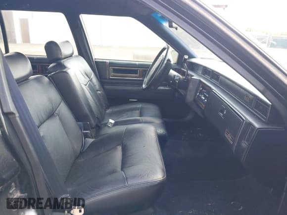 ✅ 1992 Cadillac DeVille • VIN: 1G6CD53B9N4303941 • Lot: 42696088. Wystawiony na IAAI z przebiegiem 113 159 mil. Bezpłatny archiwum sprzedaży aukcyjnych z USA i szczegółowy raport historii pojazdu na DreamBid. Zdjęcie 5.