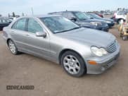 ✅ 2005 Mercedes-Benz C 240 • VIN: WDBRF61J15A789470 • Lot: 43127691. Wystawiony na IAAI z przebiegiem 195 904 mil. Bezpłatny archiwum sprzedaży aukcyjnych z USA i szczegółowy raport historii pojazdu na DreamBid. Zdjęcie 1.
