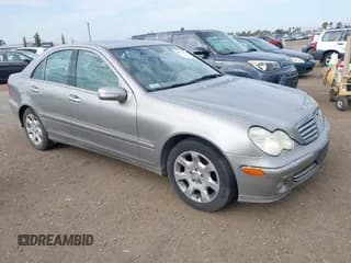 ✅ 2005 Mercedes-Benz C 240 • VIN: WDBRF61J15A789470 • Lot: 43127691. Wystawiony na IAAI z przebiegiem 195 904 mil. Bezpłatny archiwum sprzedaży aukcyjnych z USA i szczegółowy raport historii pojazdu na DreamBid. Zdjęcie 1.