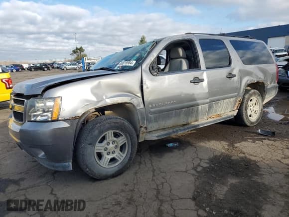 ✅ 2007 Chevrolet Suburban LS • VIN: 3GNFK16397G179213 • Lot: 80015984. Wystawiony na Copart z przebiegiem 189 248 mil. Bezpłatny archiwum sprzedaży aukcyjnych z USA i szczegółowy raport historii pojazdu na DreamBid. Zdjęcie 1.