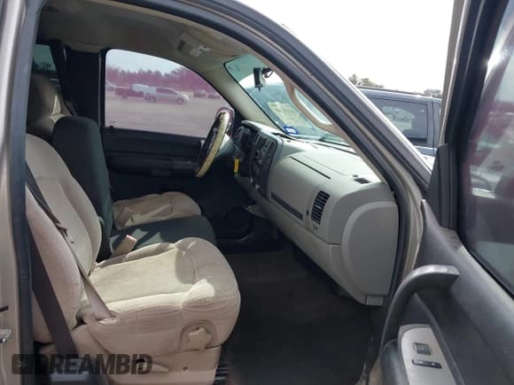 ✅ 2008 Chevrolet Silverado 1500 LS • VIN: 1GCEC19C58Z332264 • Lot: 41471745. Listed on IAAI with 233,954 mi. Free auction sales archive from the USA and detailed vehicle history report at DreamBid. Image 5.