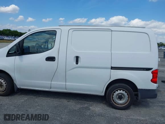 ✅ 2015 Nissan NV200 S • VIN: 3N6CM0KN9FK696110 • Лот: 41694807. Опубликован ранее на IAAI с пробегом 253 714 миль. Бесплатный доступ к архиву аукционных продаж из США и подробный отчёт об истории автомобиля на DreamBid. Изображение 15.