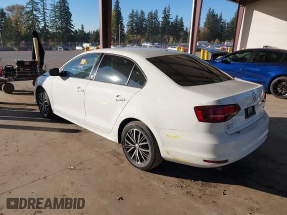 ✅ 2018 Volkswagen Jetta SE • VIN: 3VWDB7AJ8JM238038 • Lot: 43490718. Listed on IAAI with 86,628 mi. Free auction sales archive from the USA and detailed vehicle history report at DreamBid. Image 3.