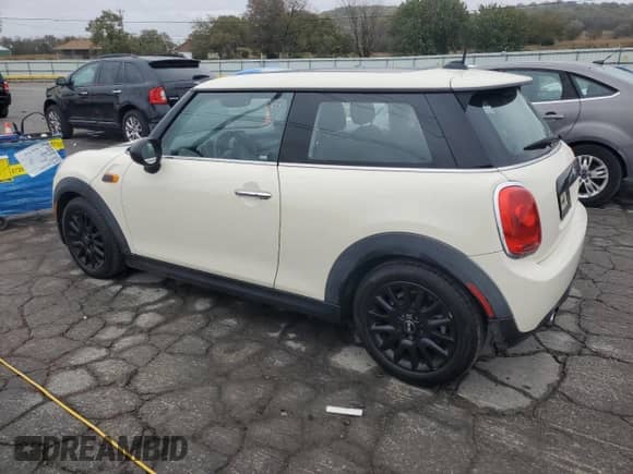2016 MINI Hardtop с VIN WMWXP5C50G3B76103, выставлен на аукционе Copart как лот 90336915 с пробегом 56 290 миль миль и Списание • Salvage title. История ставок и продаж доступна на DreamBid. Изображение 2.