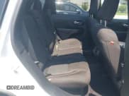 ✅ 2017 Jeep Cherokee Latitude • VIN: 1C4PJMCS3HW552116 • Lot: 42469006. Listed on IAAI with 77,586 mi. Free auction sales archive from the USA and detailed vehicle history report at DreamBid. Image 8.