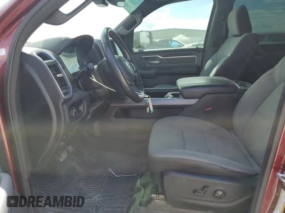 ✅ 2022 Ram 1500 Big Horn • VIN: 1C6SRFFT9NN324696 • Lot: 87094175. Wystawiony na Copart z przebiegiem 83 589 mil. Bezpłatny archiwum sprzedaży aukcyjnych z USA i szczegółowy raport historii pojazdu na DreamBid. Zdjęcie 7.