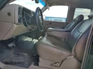 ✅ 2003 Chevrolet Silverado 2500HD LS • VIN: 1GCHK29U03E274062 • Lot: 82757165. Wystawiony na Copart z przebiegiem 329 319 mil. Bezpłatny archiwum sprzedaży aukcyjnych z USA i szczegółowy raport historii pojazdu na DreamBid. Zdjęcie 7.