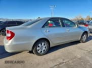 ✅ 2004 Toyota Camry LE • VIN: JTDBE32K940247369 • Lot: 94476305. Wystawiony na Copart z przebiegiem 176 333 mil. Bezpłatny archiwum sprzedaży aukcyjnych z USA i szczegółowy raport historii pojazdu na DreamBid. Zdjęcie 3.