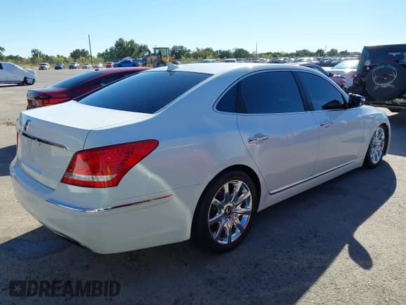 ✅ 2013 Hyundai Equus Signature • VIN: KMHGH4JHXDU070215 • Lot: 43523505. Listed on IAAI with 175,344 mi. Free auction sales archive from the USA and detailed vehicle history report at DreamBid. Image 4.