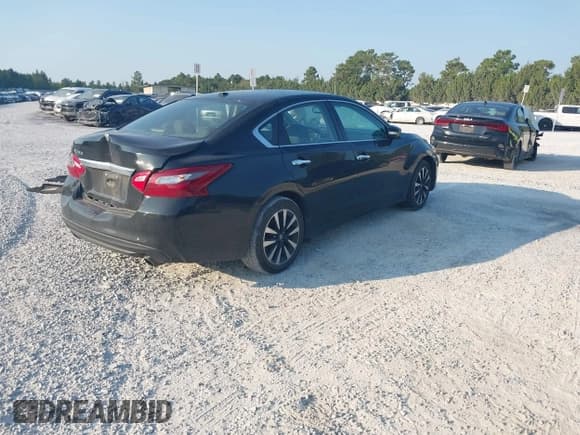 ✅ 2018 Nissan Altima SR • VIN: 1N4AL3APXJC150759 • Лот: 43195601. Опубликован ранее на IAAI с пробегом 171 749 миль. Бесплатный доступ к архиву аукционных продаж из США и подробный отчёт об истории автомобиля на DreamBid. Изображение 4.