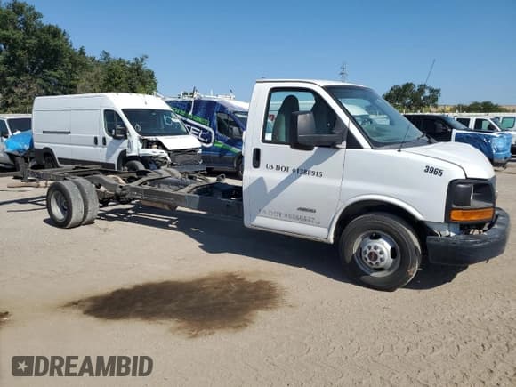 ✅ 2015 GMC Savana • VIN: 1GD676CG3F1203965 • Lot: 59536665. Wystawiony na Copart z przebiegiem 208 791 mil. Bezpłatny archiwum sprzedaży aukcyjnych z USA i szczegółowy raport historii pojazdu na DreamBid. Zdjęcie 4.