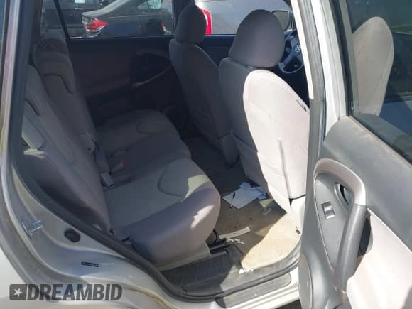 ✅ 2007 Toyota RAV4 • VIN: JTMBD33V476036111 • Лот: 43080624. Опубликован ранее на IAAI с пробегом 201 666 миль. Бесплатный доступ к архиву аукционных продаж из США и подробный отчёт об истории автомобиля на DreamBid. Изображение 8.