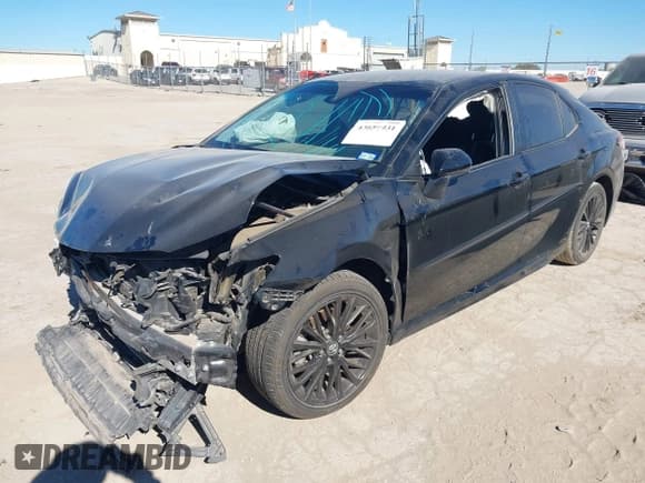 ✅ 2020 Toyota Camry SE • VIN: 4T1G11AK5LU329495 • Lot: 43659931. Wystawiony na IAAI z przebiegiem 89 370 mil. Bezpłatny archiwum sprzedaży aukcyjnych z USA i szczegółowy raport historii pojazdu na DreamBid. Zdjęcie 2.