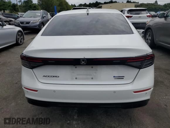 ✅ 2024 Honda Accord Touring • VIN: 1HGCY2F80RA063784 • Lot: 69678105. Listed on Copart with 23,370 mi. Free auction sales archive from the USA and detailed vehicle history report at DreamBid. Image 6.
