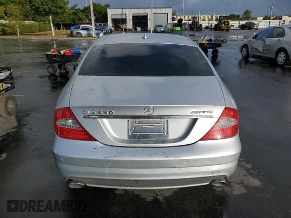 ✅ 2011 Mercedes-Benz CLS 550 • VIN: WDDDJ7CBXBA170762 • Lot: 85132264. Wystawiony na Copart z przebiegiem Nie podano. Bezpłatny archiwum sprzedaży aukcyjnych z USA i szczegółowy raport historii pojazdu na DreamBid. Zdjęcie 6.