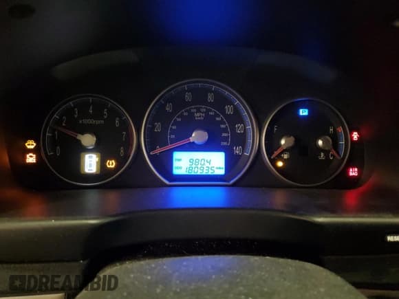 ✅ 2007 Hyundai Santa Fe SE • VIN: 5NMSH73E67H114189 • Lot: 91400175. Wystawiony na Copart z przebiegiem 180 935 mil. Bezpłatny archiwum sprzedaży aukcyjnych z USA i szczegółowy raport historii pojazdu na DreamBid. Zdjęcie 9.