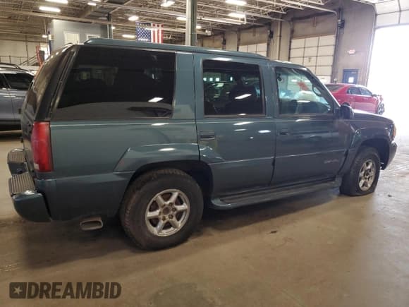 ✅ 2000 GMC Denali • VIN: 1GKEK13R3YR119298 • Lot: 54010165. Listed on Copart with 235,179 mi. Free auction sales archive from the USA and detailed vehicle history report at DreamBid. Image 3.