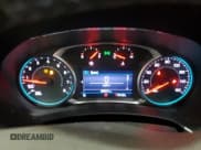 ✅ 2021 Chevrolet Equinox LT • VIN: 2GNAXUEV0M6132983 • Lot: 91516235. Wystawiony na Copart z przebiegiem 97 617 mil. Bezpłatny archiwum sprzedaży aukcyjnych z USA i szczegółowy raport historii pojazdu na DreamBid. Zdjęcie 9.