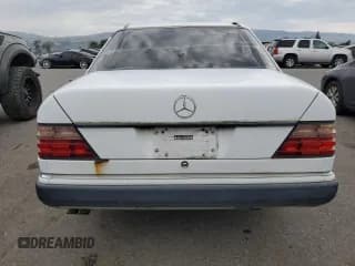 ✅ 1992 Mercedes-Benz 400 E • VIN: WDBEA34E9NB732177 • Лот: 46317205. Опубликован ранее на Copart с пробегом 254 133 миль. Бесплатный доступ к архиву аукционных продаж из США и подробный отчёт об истории автомобиля на DreamBid. Изображение 6.
