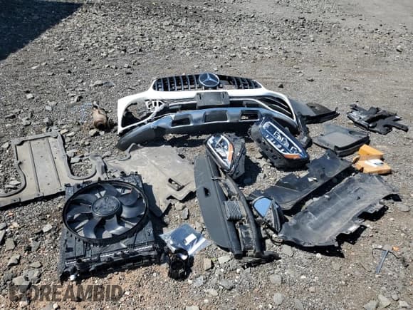 ✅ 2022 Mercedes-Benz GLC 43 AMG • VIN: W1N0G6EB9NV394299 • Лот: 52884315. Опубликован ранее на Copart с пробегом Не указан. Бесплатный доступ к архиву аукционных продаж из США и подробный отчёт об истории автомобиля на DreamBid. Изображение 14.