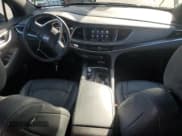 ✅ 2023 Buick Enclave Essence • VIN: 5GAEVAKW4PJ103975 • Lot: 71815255. Wystawiony na Copart z przebiegiem 54 150 mil. Bezpłatny archiwum sprzedaży aukcyjnych z USA i szczegółowy raport historii pojazdu na DreamBid. Zdjęcie 8.