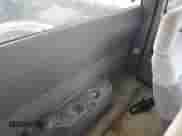 2001 Chevrolet S-10 LS z VIN 1GCCS19W318109902, wystawiony jako Copart lot #48456715 z przebiegiem 225 664 mil mil oraz Czysty tytuł • Clean title. Historia ofert i sprzedaży dostępna na DreamBid. Obrazek 10.