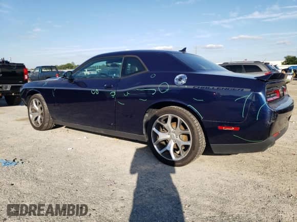 2015 Dodge Challenger SXT Plus z VIN 2C3CDZBG9FH717618, wystawiony jako Copart lot #90571175 z przebiegiem 55 663 mil mil oraz Szkoda całkowita • Salvage title. Historia ofert i sprzedaży dostępna na DreamBid. Obrazek 2.