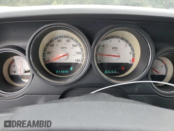 ✅ 2010 Dodge Challenger SE • VIN: 2B3CJ4DV5AH321487 • Lot: 74838084. Wystawiony na Copart z przebiegiem 211 598 mil. Bezpłatny archiwum sprzedaży aukcyjnych z USA i szczegółowy raport historii pojazdu na DreamBid. Zdjęcie 9.