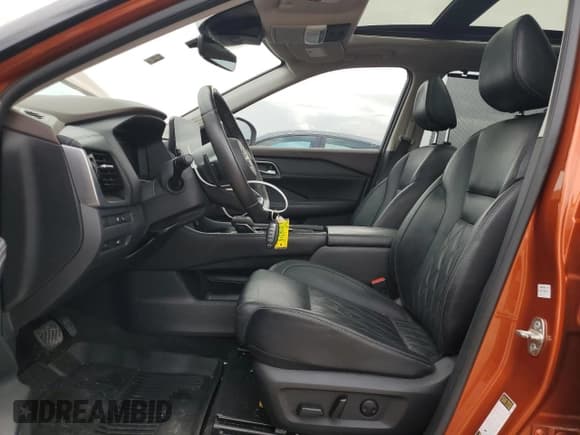 ✅ 2022 Nissan Rogue Platinum • VIN: JN8BT3DC1NW117231 • Lot: 49892985. Wystawiony na Copart z przebiegiem 70 185 mil. Bezpłatny archiwum sprzedaży aukcyjnych z USA i szczegółowy raport historii pojazdu na DreamBid. Zdjęcie 7.