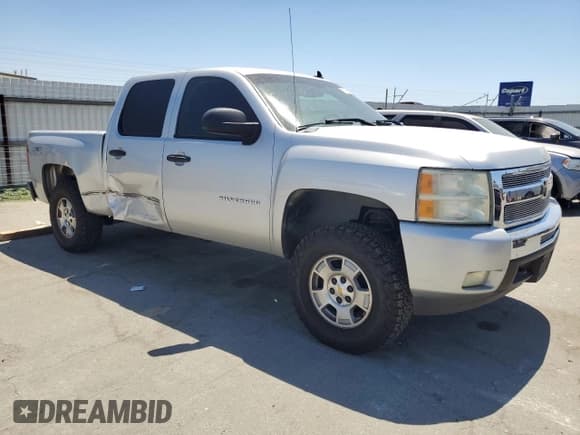 ✅ 2011 Chevrolet Silverado 1500 LT • VIN: 3GCUKSE2XBG188641 • Lot: 67401194. Listed on Copart with 170,665 mi. Free auction sales archive from the USA and detailed vehicle history report at DreamBid. Image 4.