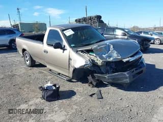 ✅ 2001 Ford F-150 XL • VIN: 1FTZF172X1NB46784 • Lot: 43570443. Listed on IAAI with Not provided. Free auction sales archive from the USA and detailed vehicle history report at DreamBid. Image 1.