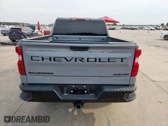 2024 Chevrolet Silverado 1500 Custom Trail Boss z VIN 3GCPDCEK7RG217665, wystawiony jako Copart lot #71836705 z przebiegiem 19 585 mil mil oraz Czysty tytuł • Clean title. Historia ofert i sprzedaży dostępna na DreamBid. Obrazek 6.