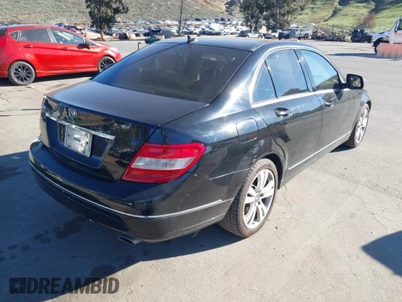 ✅ 2008 Mercedes-Benz C 300 Sport • VIN: WDDGF54X68R036564 • Lot: 43874367. Listed on IAAI with 218,286 mi. Free auction sales archive from the USA and detailed vehicle history report at DreamBid. Image 4.
