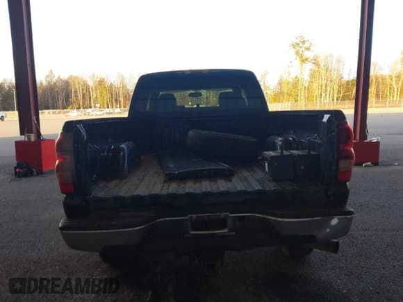 ✅ 2006 Chevrolet Silverado 2500HD LT2 • VIN: 1GCHK29D46E164149 • Лот: 43762921. Опубликован ранее на IAAI с пробегом 383 992 миль. Бесплатный доступ к архиву аукционных продаж из США и подробный отчёт об истории автомобиля на DreamBid. Изображение 16.