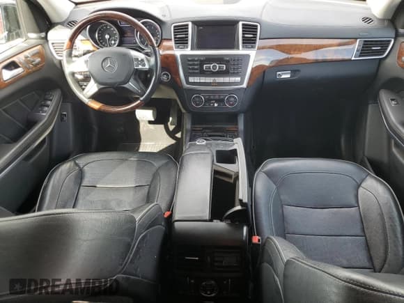 ✅ 2014 Mercedes-Benz GL 550 • VIN: 4JGDF7DE9EA327072 • Lot: 84934835. Wystawiony na Copart z przebiegiem 155 571 mil. Bezpłatny archiwum sprzedaży aukcyjnych z USA i szczegółowy raport historii pojazdu na DreamBid. Zdjęcie 8.