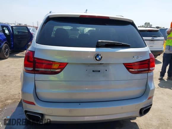 ✅ 2017 BMW X5 xDrive50i • VIN: 5UXKR6C30H0U13585 • Lot: 42990361. Wystawiony na IAAI z przebiegiem 200 463 mil. Bezpłatny archiwum sprzedaży aukcyjnych z USA i szczegółowy raport historii pojazdu na DreamBid. Zdjęcie 16.