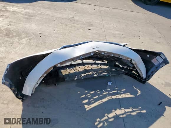 2018 Chevrolet Malibu LS z VIN 1G1ZC5ST4JF225290, wystawiony jako Copart lot #85158095 z przebiegiem Nie podano mil oraz Czysty tytuł • Clean title. Historia ofert i sprzedaży dostępna na DreamBid. Obrazek 12.