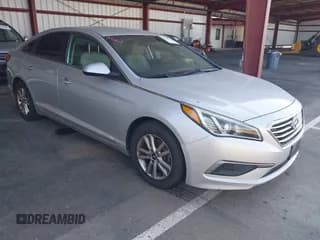 ✅ 2017 Hyundai Sonata SE • VIN: 5NPE24AF3HH577002 • Lot: 43403557. Wystawiony na IAAI z przebiegiem 131 765 mil. Bezpłatny archiwum sprzedaży aukcyjnych z USA i szczegółowy raport historii pojazdu na DreamBid. Zdjęcie 1.