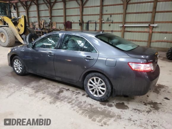 ✅ 2010 Toyota Camry • VIN: 4T1BB3EK3AU112814 • Lot: 90420475. Wystawiony na Copart z przebiegiem 232 900 mil. Bezpłatny archiwum sprzedaży aukcyjnych z USA i szczegółowy raport historii pojazdu na DreamBid. Zdjęcie 2.