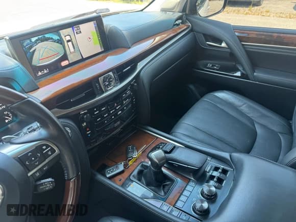 ✅ 2016 Lexus LX 570 • VIN: JTJHY7AX6G4219108 • Lot: 67242825. Wystawiony na Copart z przebiegiem 93 069 mil. Bezpłatny archiwum sprzedaży aukcyjnych z USA i szczegółowy raport historii pojazdu na DreamBid. Zdjęcie 11.