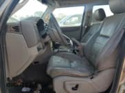 ✅ 2006 Jeep Commander • VIN: 1J8HG48N76C246548 • Lot: 70834565. Wystawiony na Copart z przebiegiem 184 290 mil. Bezpłatny archiwum sprzedaży aukcyjnych z USA i szczegółowy raport historii pojazdu na DreamBid. Zdjęcie 7.