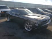 ✅ 2009 Dodge Challenger R/T • VIN: 2B3LJ54T49H579922 • Lot: 85990124. Wystawiony na Copart z przebiegiem 137 613 mil. Bezpłatny archiwum sprzedaży aukcyjnych z USA i szczegółowy raport historii pojazdu na DreamBid. Zdjęcie 4.